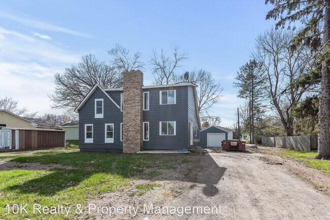 Building Photo - 4 br, 2 bath House - 211 11th Ave N