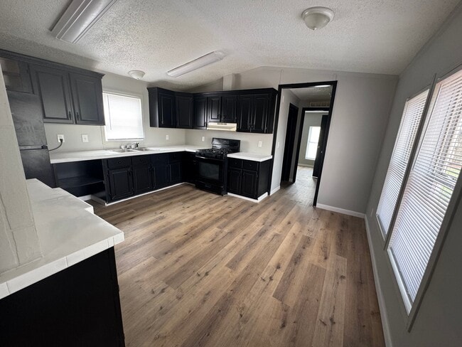 Building Photo - 2552 Smith Ave