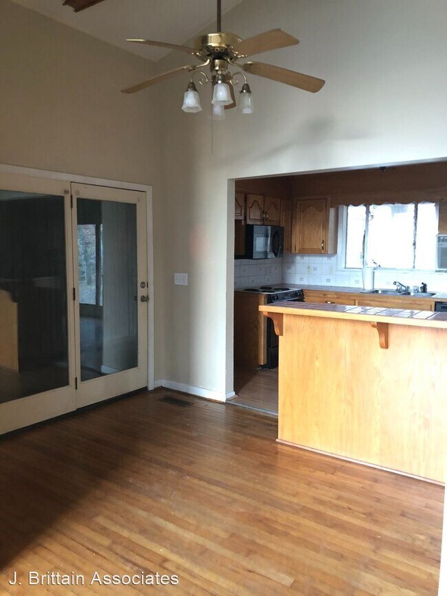 Foto del edificio - 3 br, 1.5 bath House - 2911 Brighton Avenue