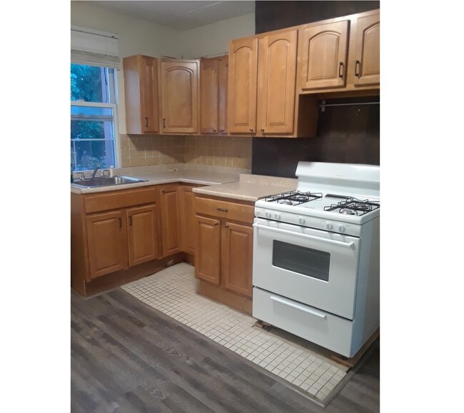 Building Photo - 314-322 22nd St