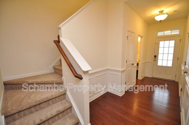 Building Photo - 643 Briarcliff St