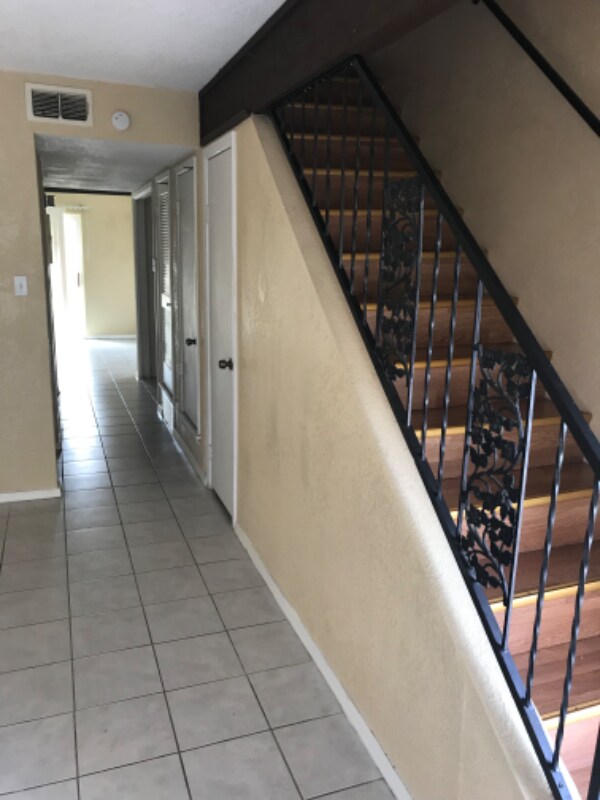 Foto principal - 6338 Walraven Cir