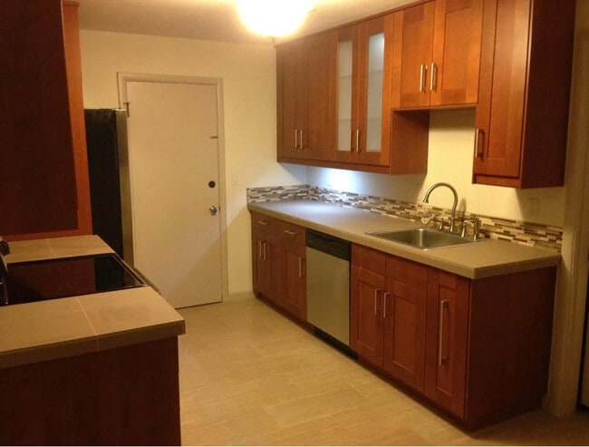 Building Photo - 2802 SE 67th Ave