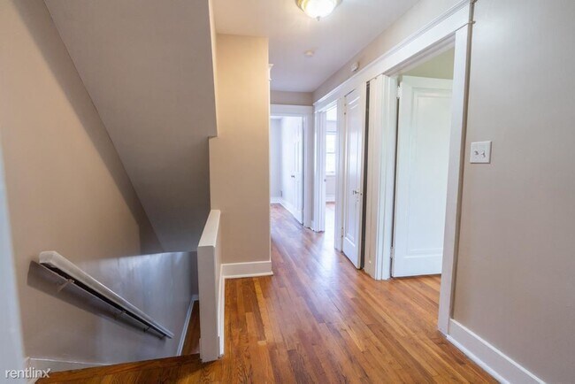 Building Photo - 3 br, 1 bath Townhome - 219 Gilliland Ave