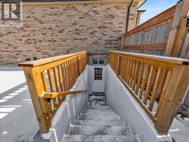 Building Photo - 973 Westwood Dr