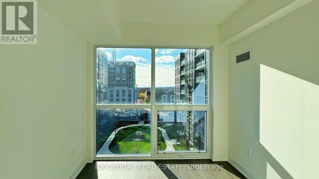 Photo du bâtiment - 2343 Khalsa Gate