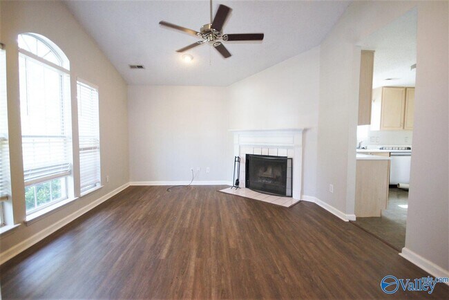 Foto del edificio - 252 Mountain Creek Dr