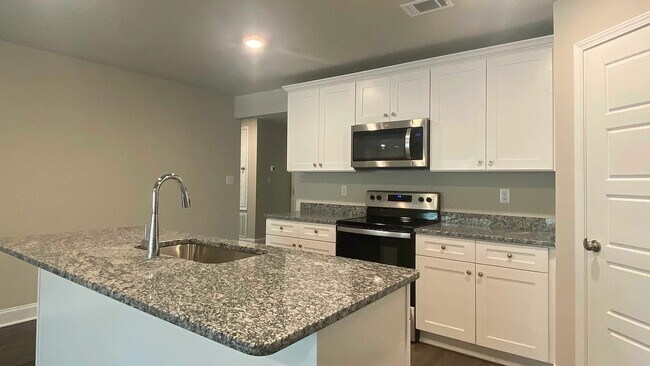 Building Photo - 10185 Arbordale Dr
