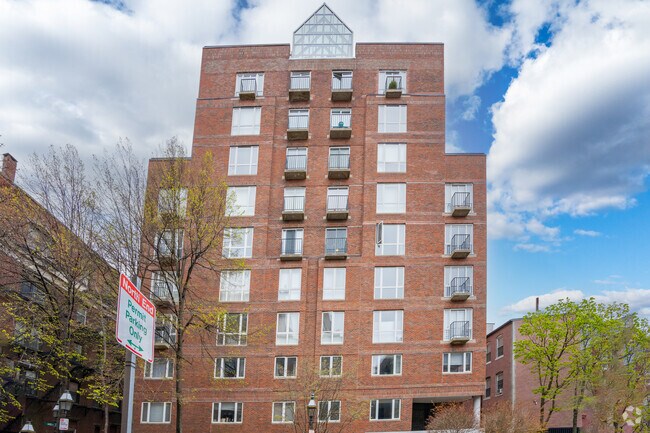 Apartamentos - 350 North St