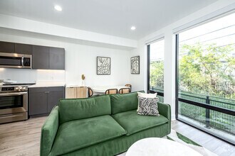 1BR, 1BA - 584SF - Living Room - Bonsai Apartments