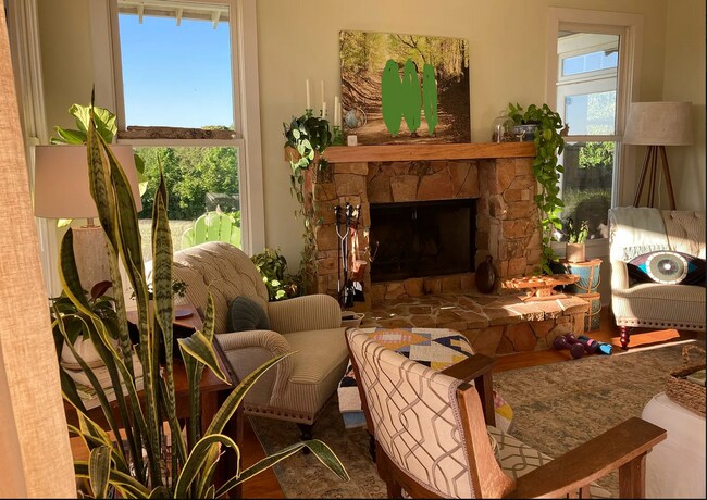 Building Photo - Turnkey Furnished Home on 5 Acres – Just B...