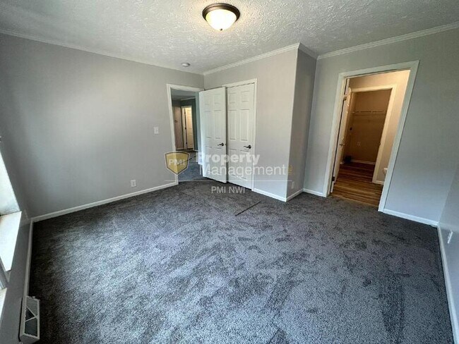 Building Photo - 3636 Kansas St