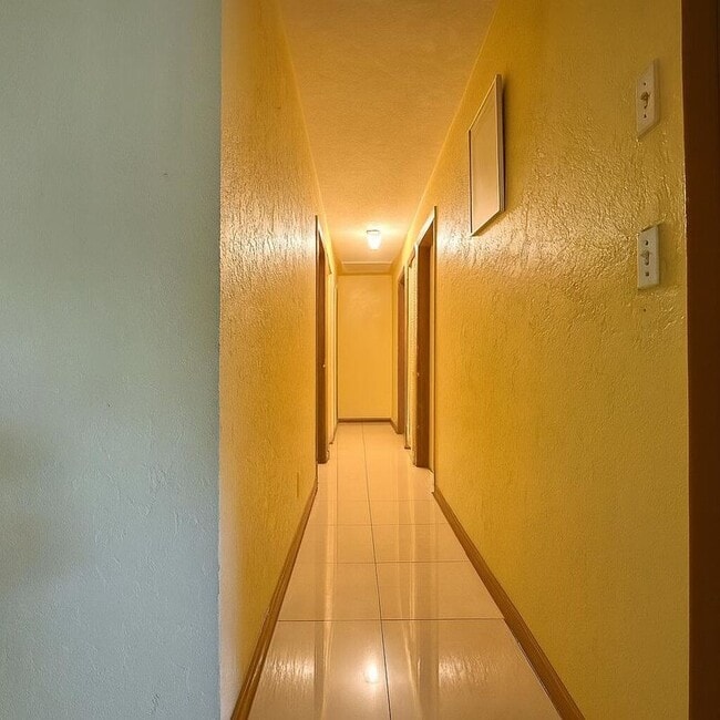 Foto del edificio - 2533 Dolphin Dr