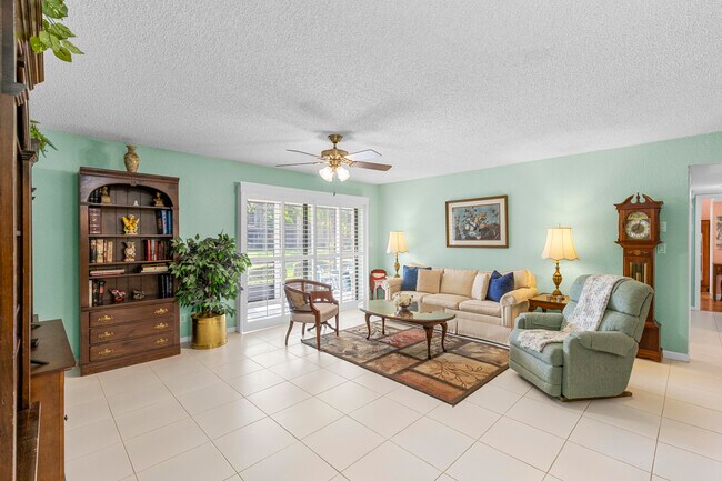 Foto del edificio - 171 Deer Creek Blvd