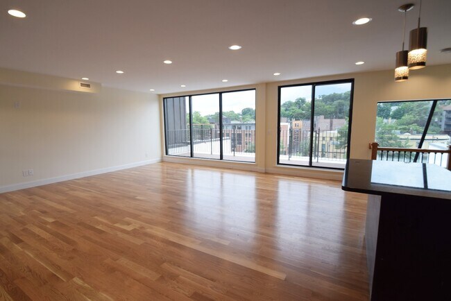 Foto del edificio - 1614 Beacon St