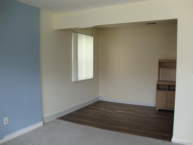 Foto del edificio - 276 Temple Hill Rd