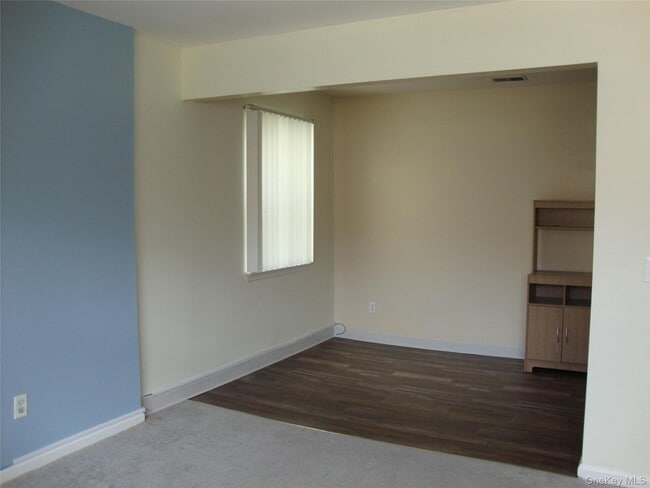 Building Photo - 276 Temple Hill Rd