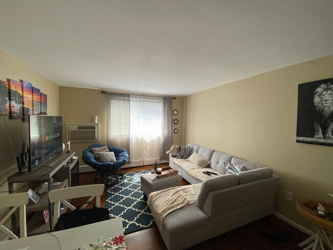 Foto del edificio - 400 Governors Dr