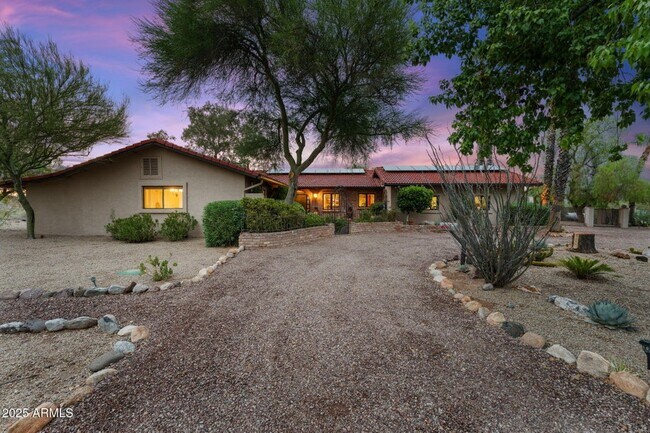 Foto del edificio - 1710 W Camino Dr