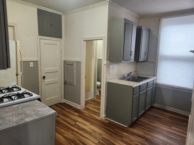 Foto del edificio - 8 E Railroad St