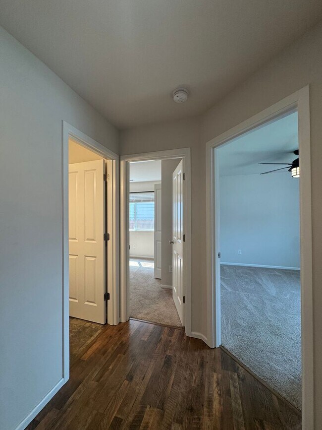 Building Photo - Quiet 3 Bed Home with Fenced Yard