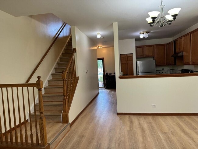 Building Photo - 2527 Oneida Ln