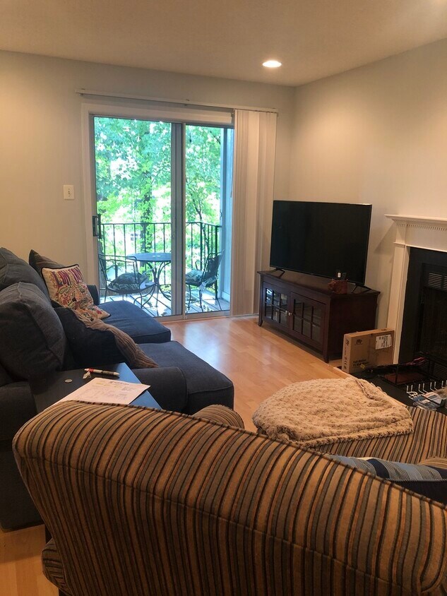 Foto principal - 7754 New Providence Dr