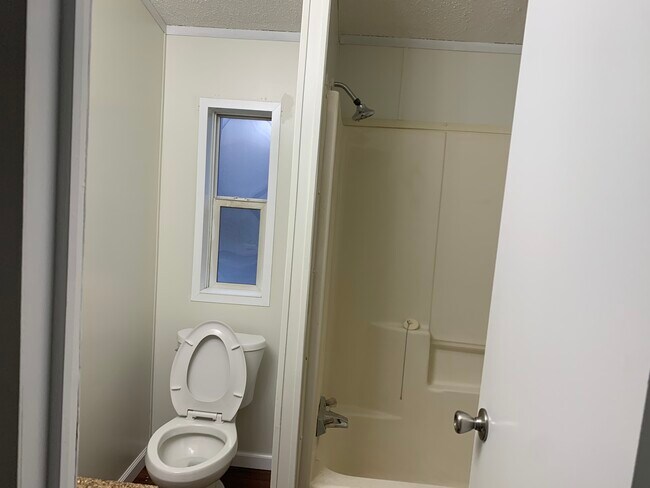 Building Photo - 410 Daly Dr