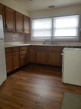 Building Photo - 9103 Lamon Ave