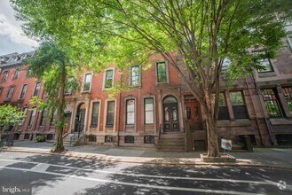 Building Photo - 2124 Spruce St