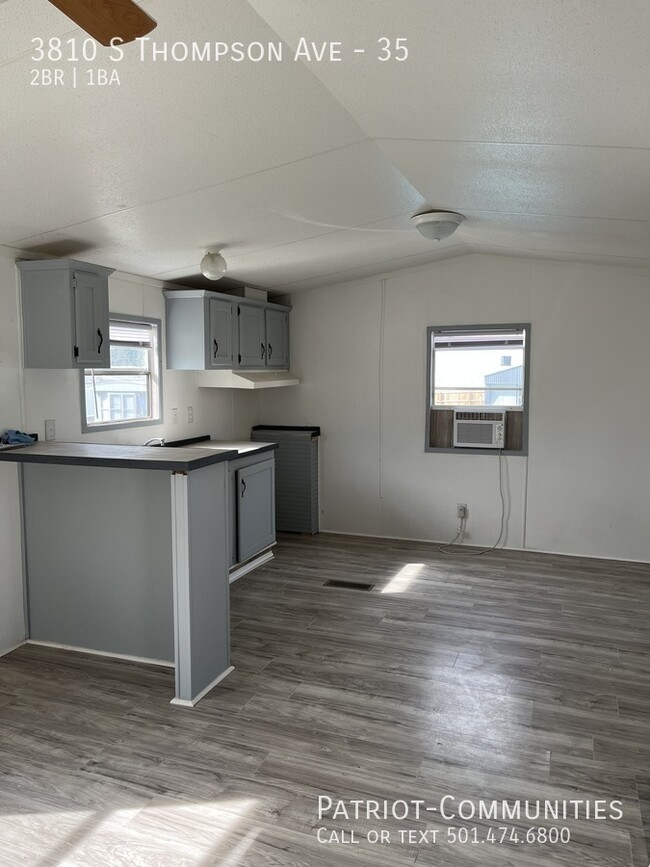 Building Photo - Midway - 35