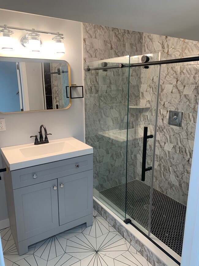 Foto del edificio - 30 Cameron Ave