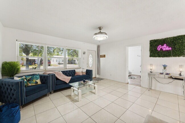Foto del edificio - 254 SW 8th St