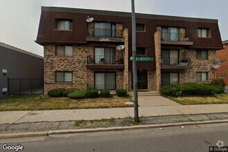 Building Photo - 2728 W 87th St
