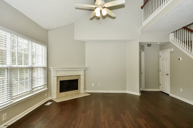 Building Photo - 708 Billie Jean Cir