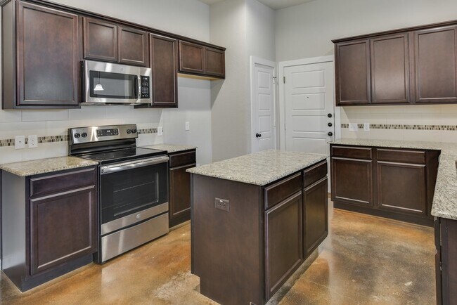 Foto del edificio - 4052 Shiloh Ct