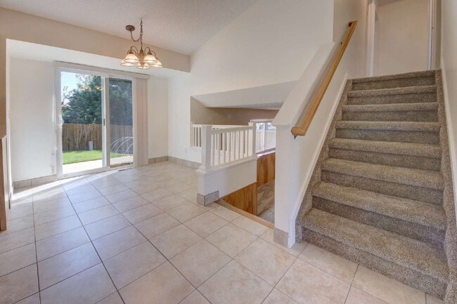 Building Photo - Charming Colorado Springs Rental in Top Ra...