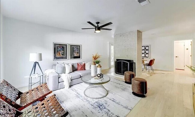 Foto del edificio - 1509 Oak Heights Dr