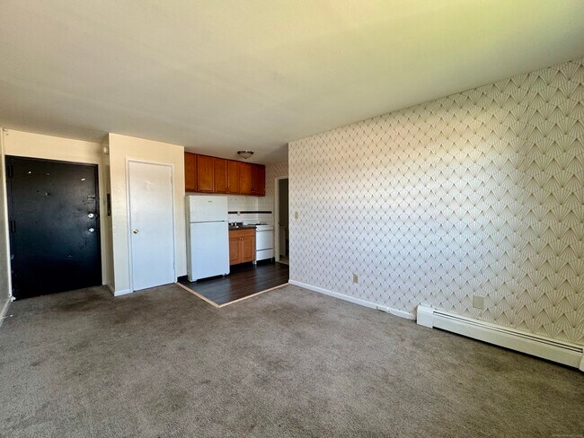 Building Photo - 145 Cowles St