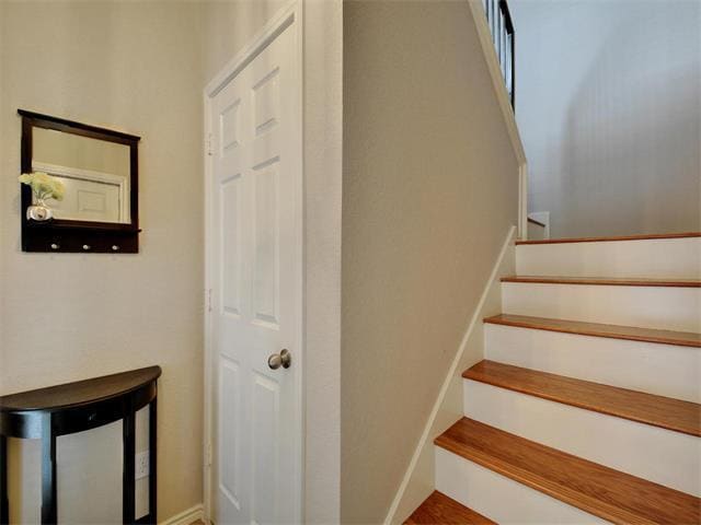 Foto del edificio - Updated Condo-1310 Parmer Ln.