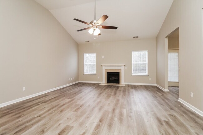 Foto del edificio - 1217 Canyon Ridge Ct