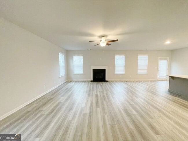 Foto del edificio - 928 Yancey Ct