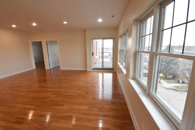 Foto del edificio - 3705 N Kedzie Ave