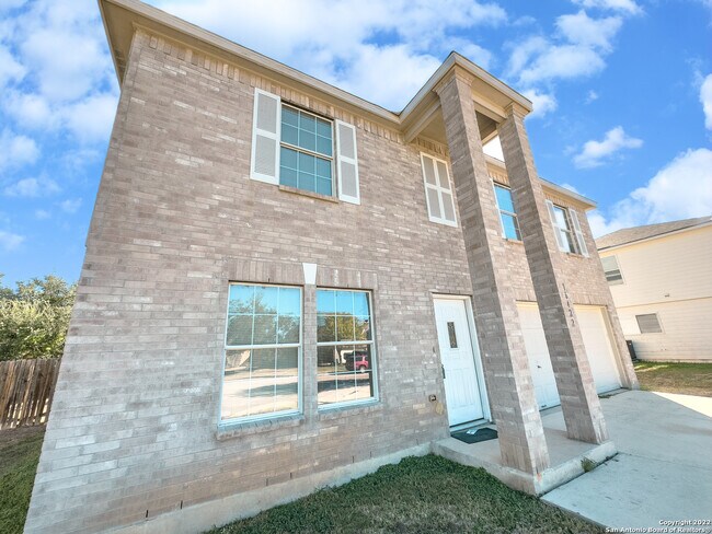 Building Photo - 16422 Turf Club
