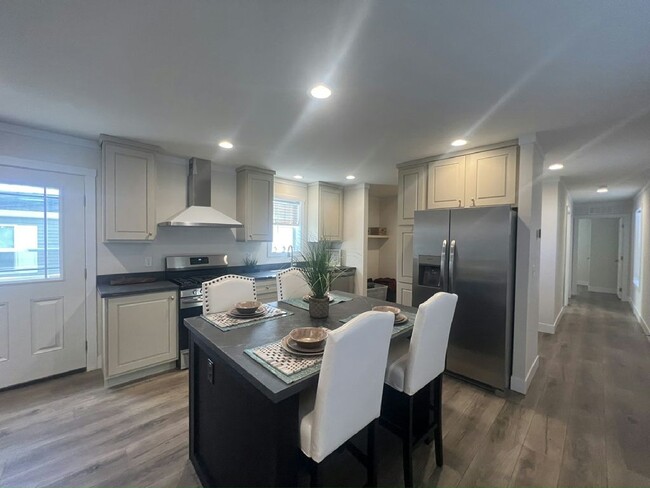 Building Photo - 582 Cimarron