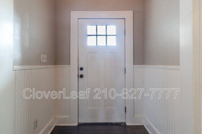 Foto del edificio - 242 Furnish Ave