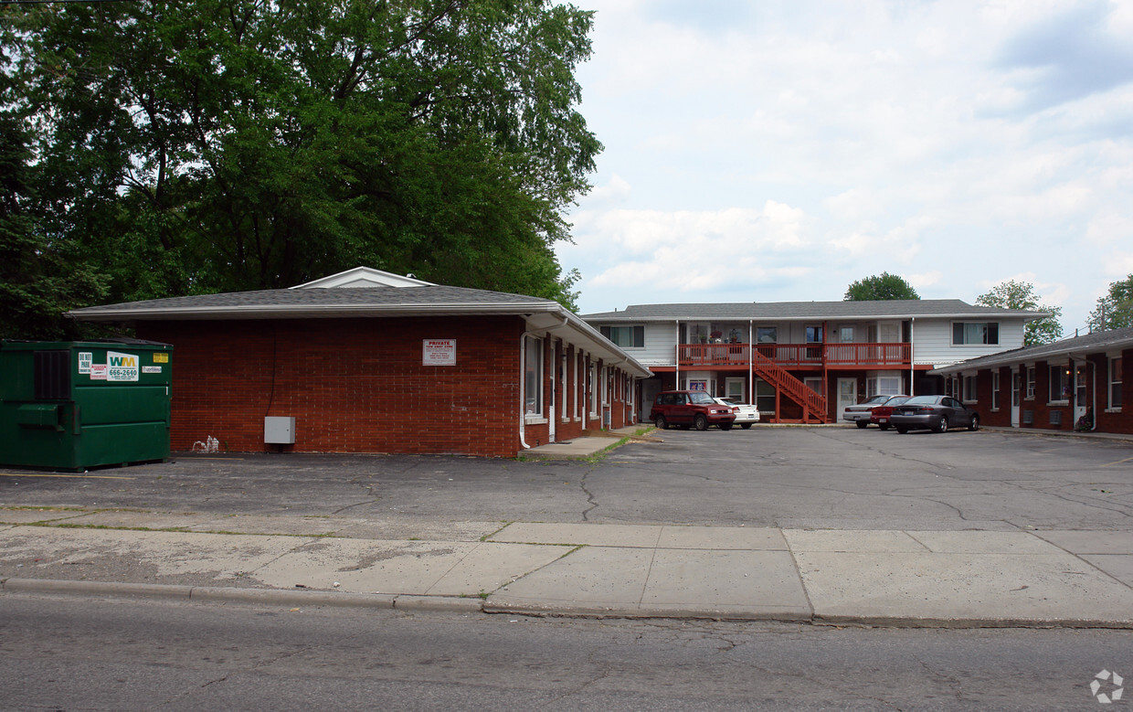 Primary Photo - 4836 Douglas Rd