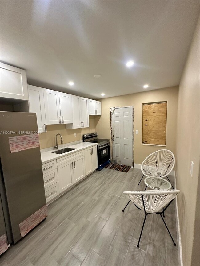 Building Photo - 234 NE 55th Terrace