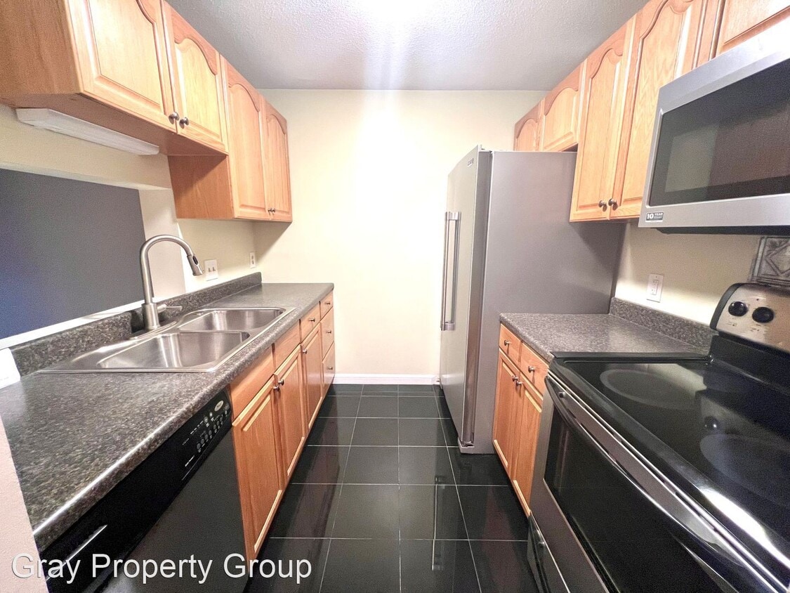 2 br, 1 bath House 144 Eastern Avenue House Rental in Manchester