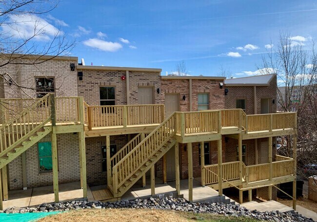 Foto del edificio - 811 Douglas St